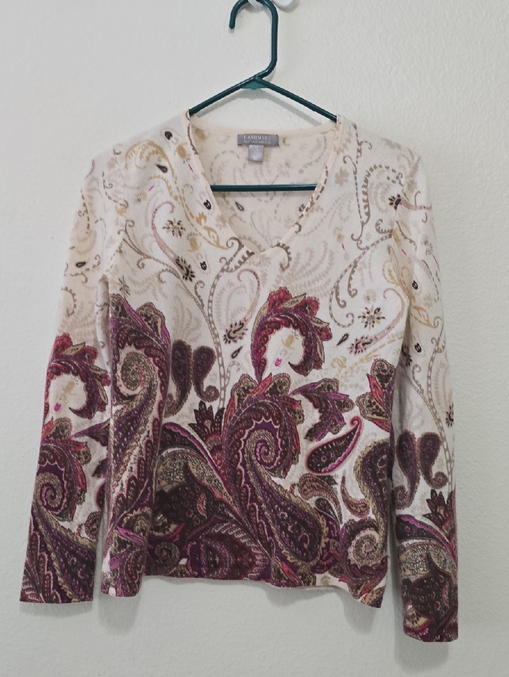 Cashmere Chartet Club  V-Neck Sweater‎ with Brown Paisley and Pink Accent M